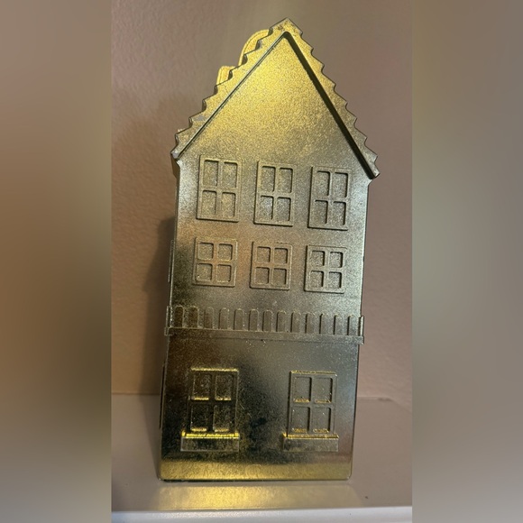 Wondershop Plastic Decorative Holiday House - Picture 3 of 4